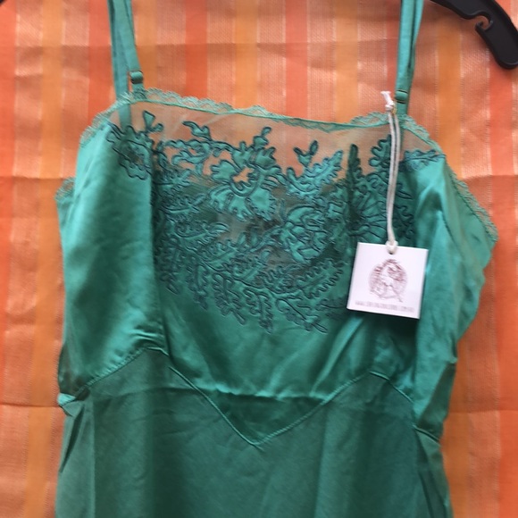 ROMEO AND JULIET DRESS - Picture 10 of 13